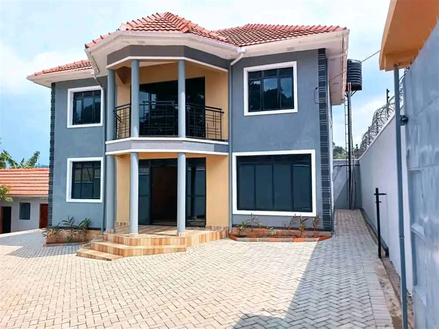 3 bedroom Storeyed house for sale in Seeta Mukono Uganda
