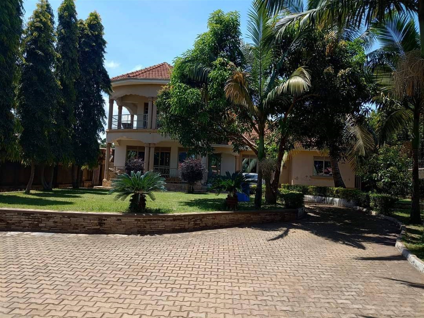 5 bedroom Storeyed house for sale in Entebbe Wakiso Uganda