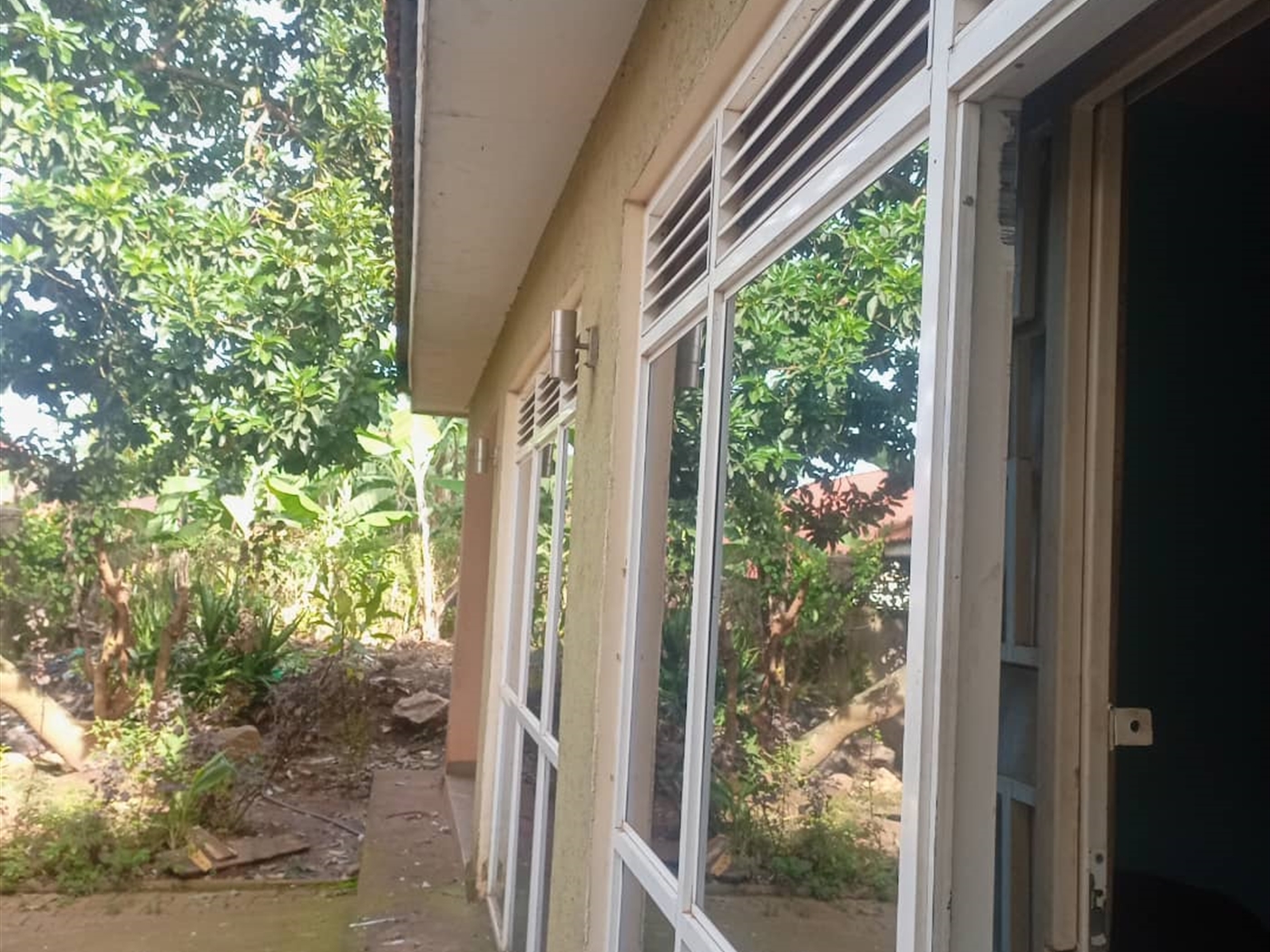 5 bedroom Storeyed house for sale in Bunamwaaya Wakiso Uganda