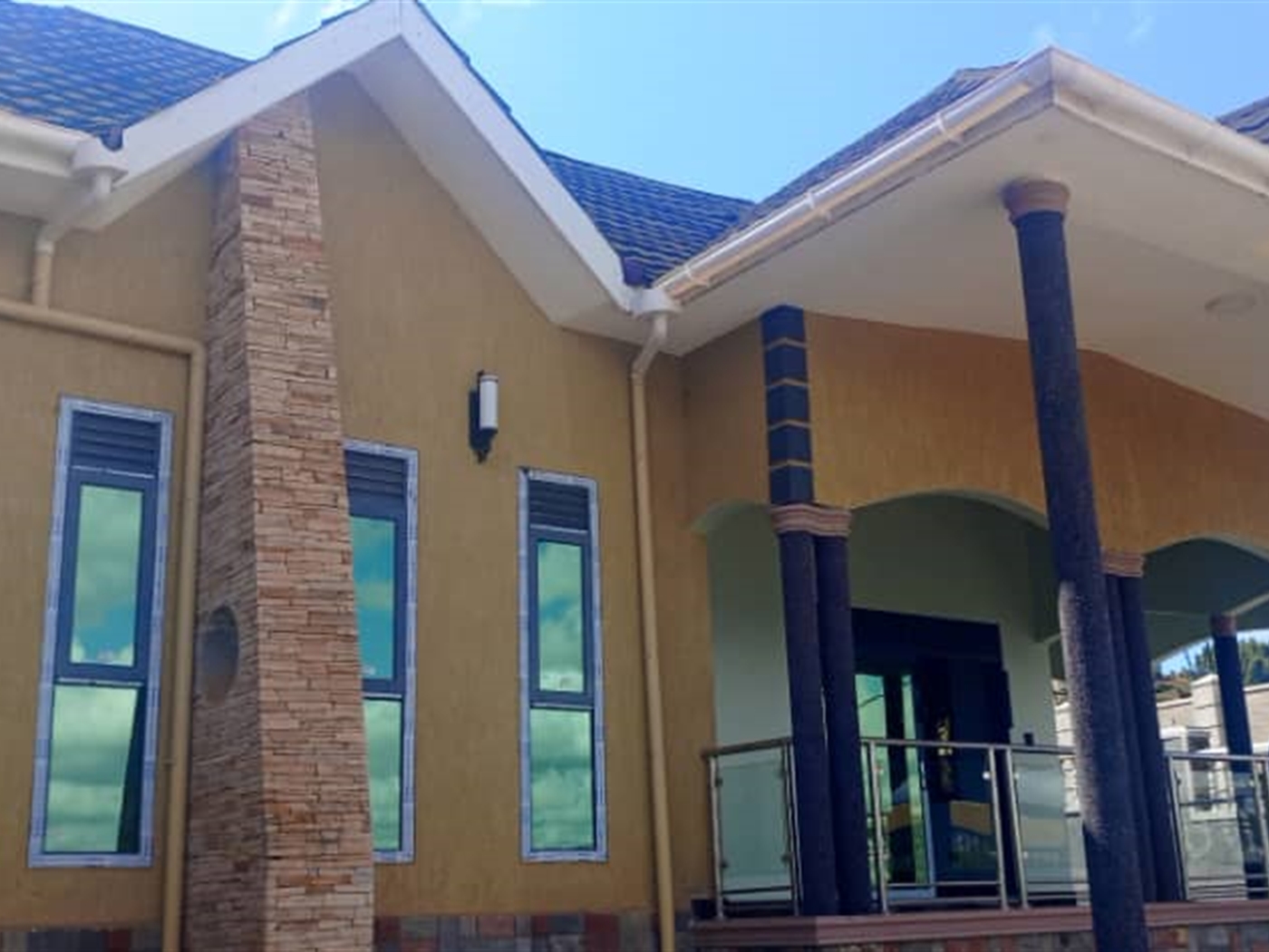 4 bedroom Bungalow for sale in Seguku Wakiso Uganda