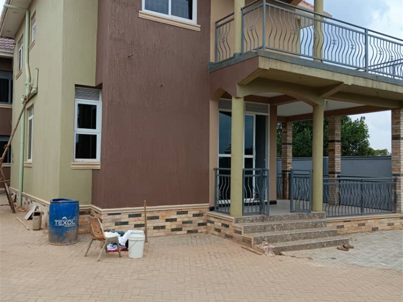3 bedroom Storeyed house for sale in Bweyakajjansi Wakiso Uganda