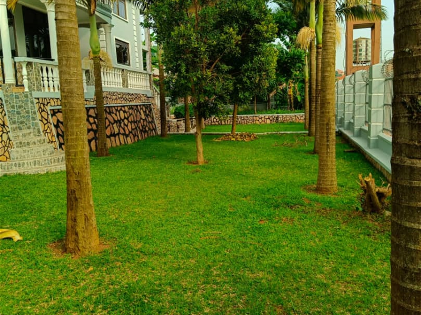 8 bedroom Storeyed house for sale in Akright Wakiso Uganda