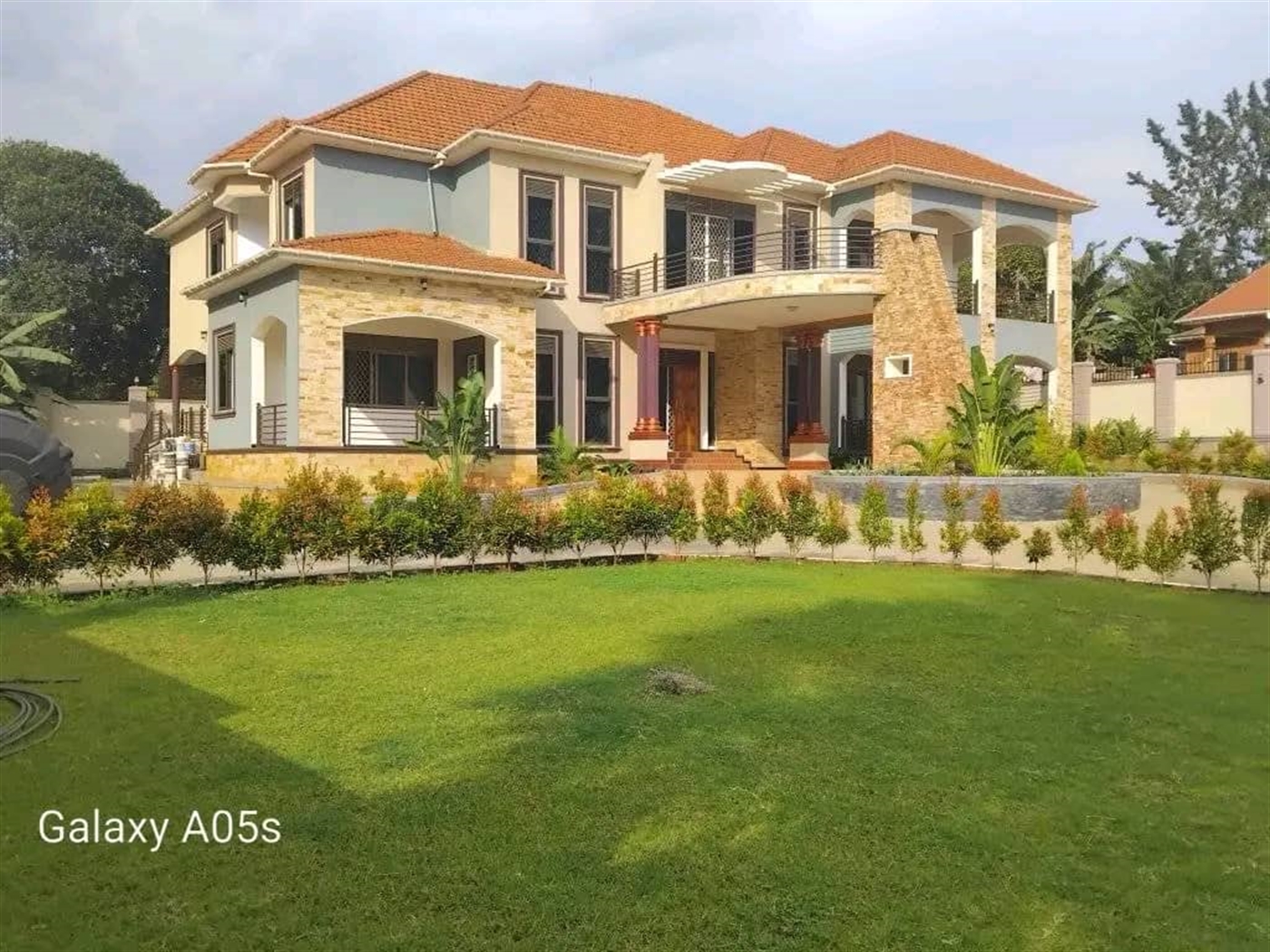 7 bedroom Bungalow for sale in Nakweelo Wakiso Uganda