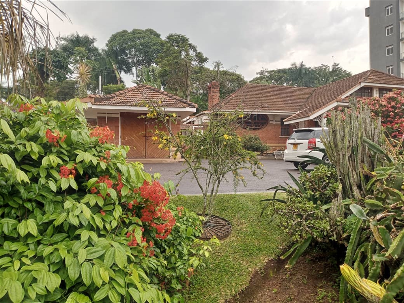 5 bedroom Bungalow for sale in Kololo Kampala Uganda