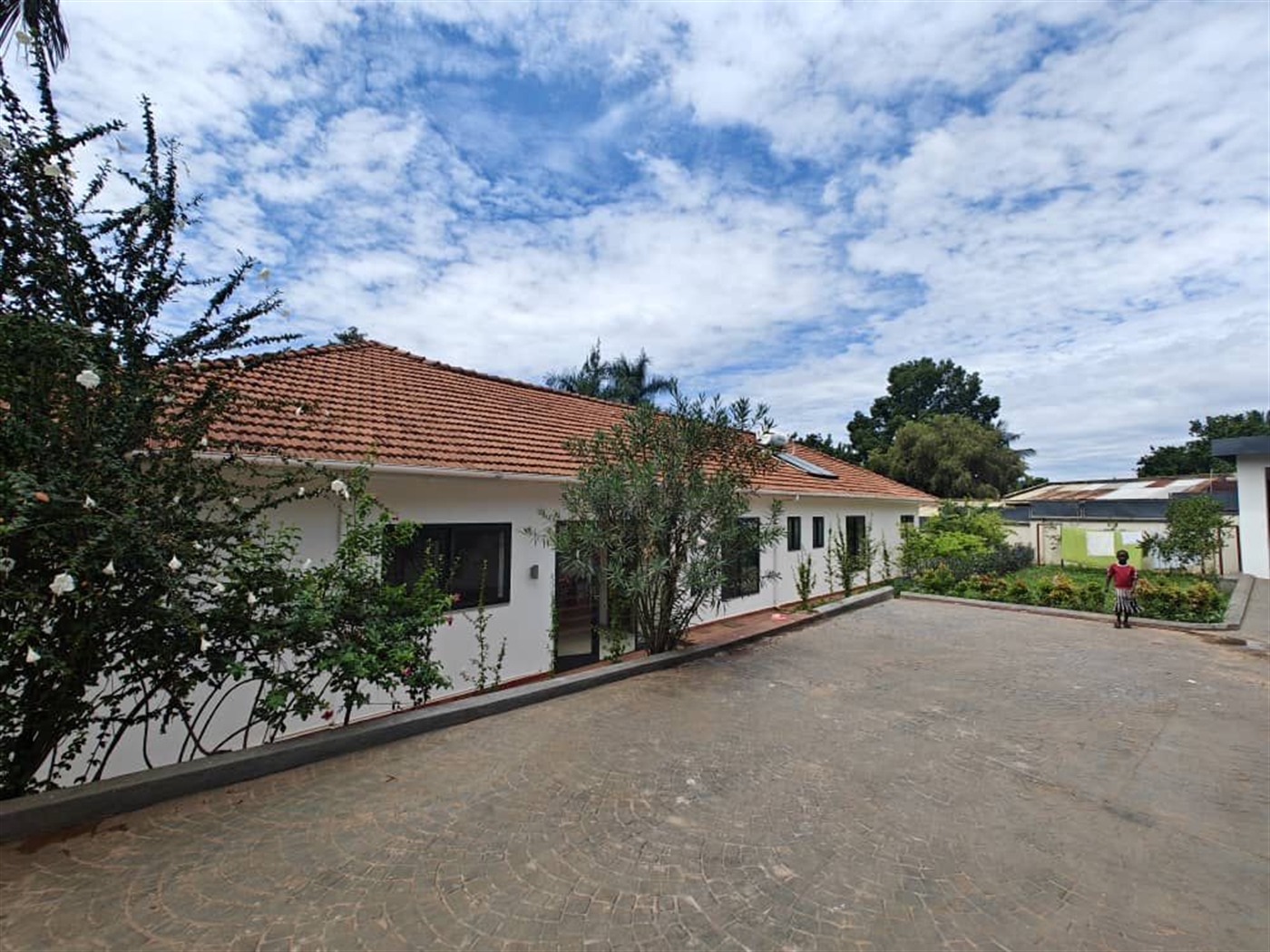 6 bedroom Bungalow for sale in Kololo Kampala Uganda