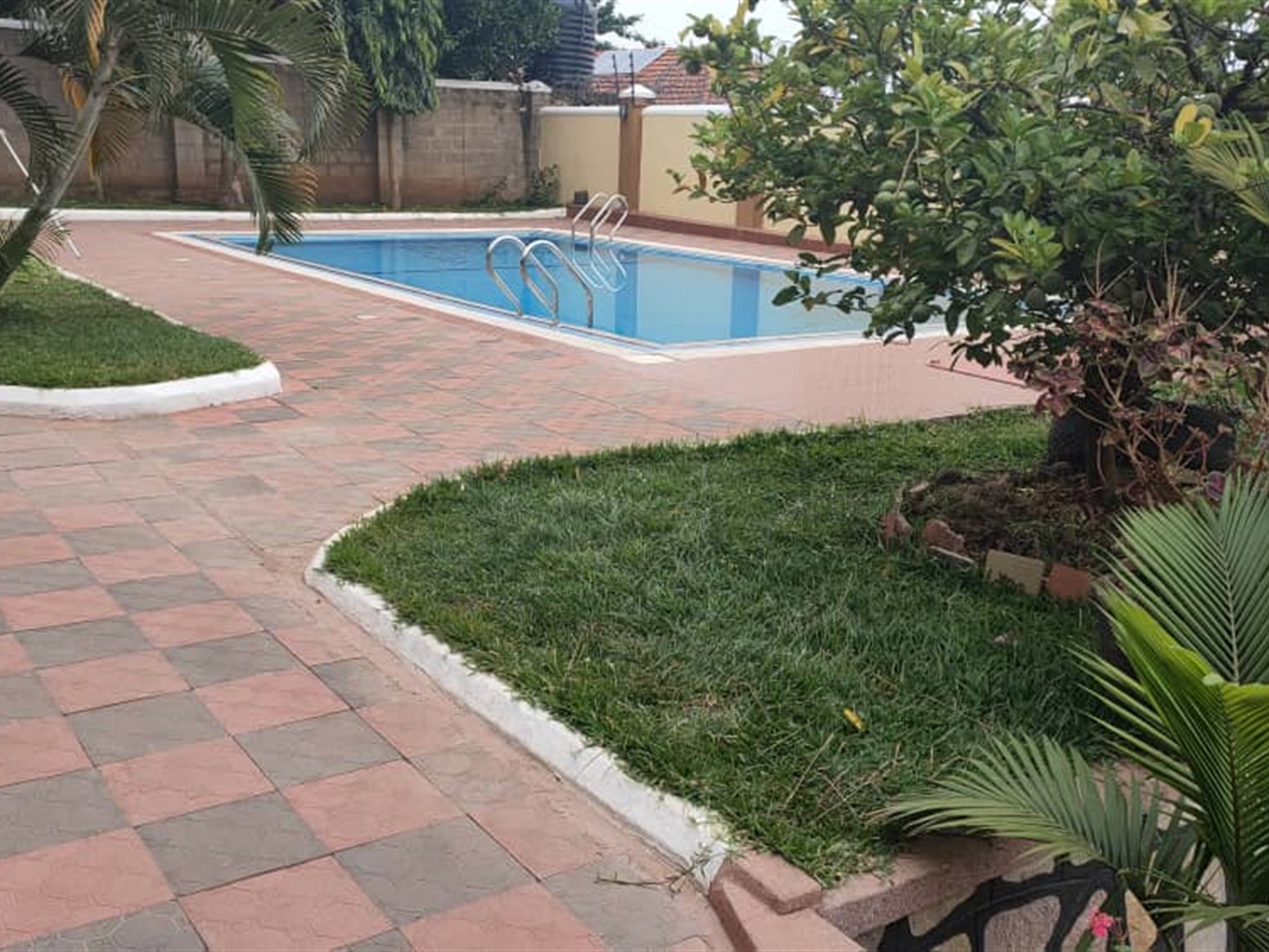 5 bedroom Storeyed house for sale in Kansanga Kampala Uganda