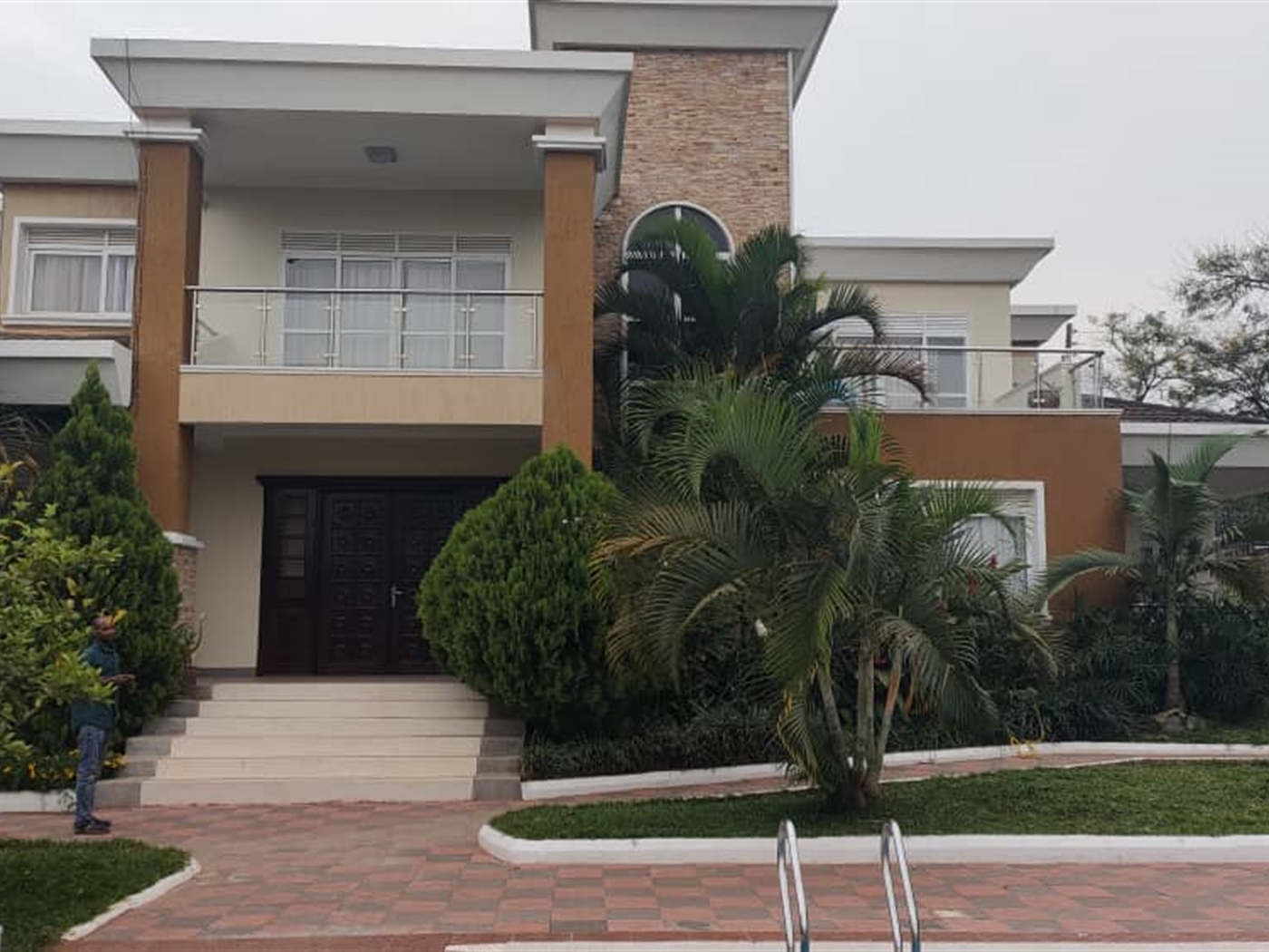 5 bedroom Storeyed house for sale in Kansanga Kampala Uganda