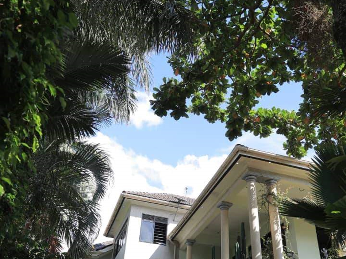 5 bedroom Storeyed house for sale in Kansanga Kampala Uganda