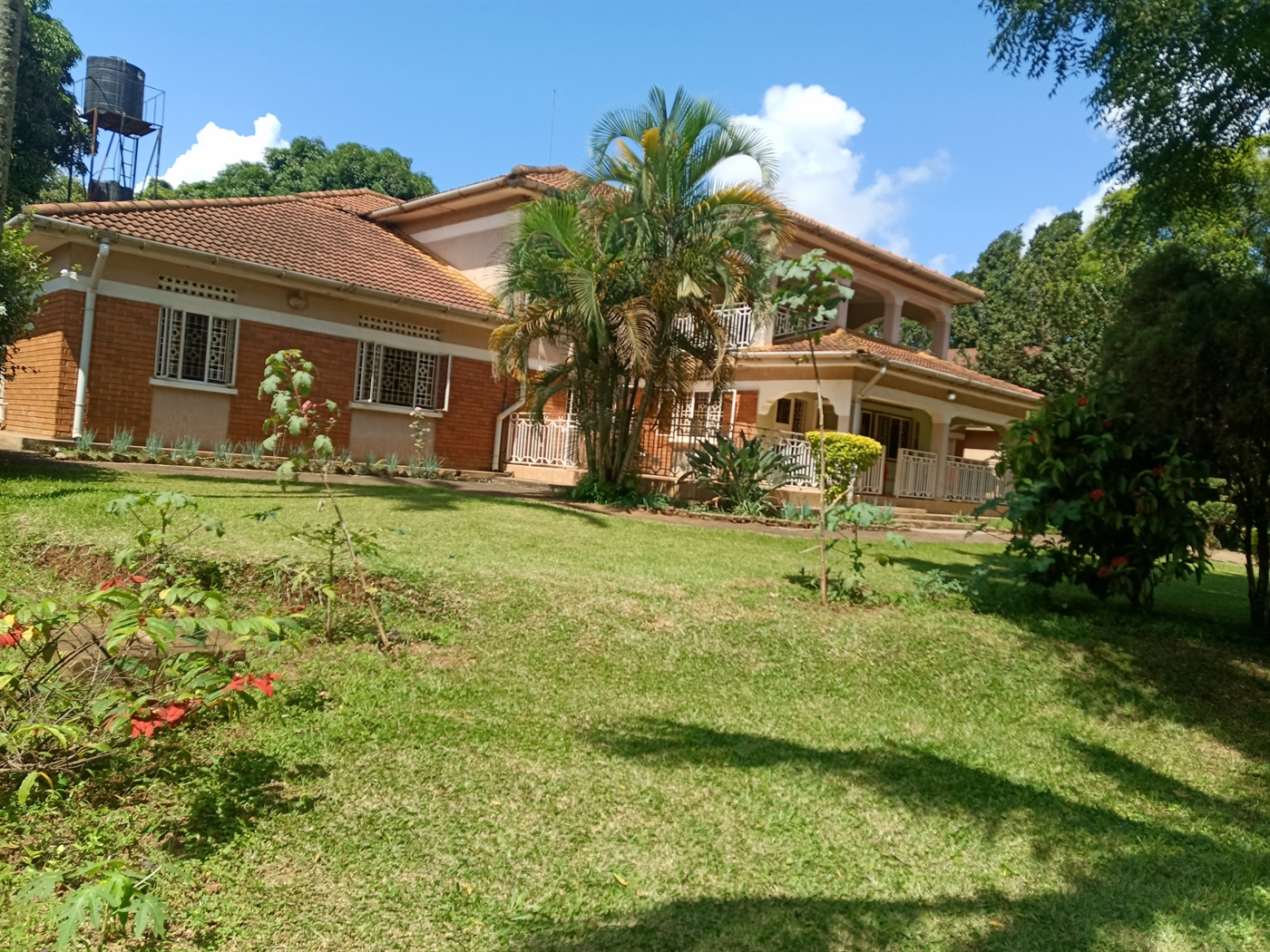 8 bedroom Storeyed house for sale in Kireka Wakiso Uganda