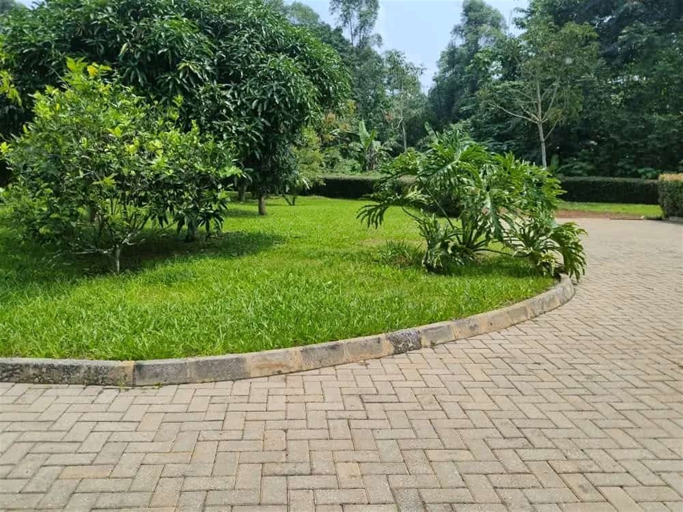 5 bedroom Storeyed house for sale in Katosi Mukono Uganda