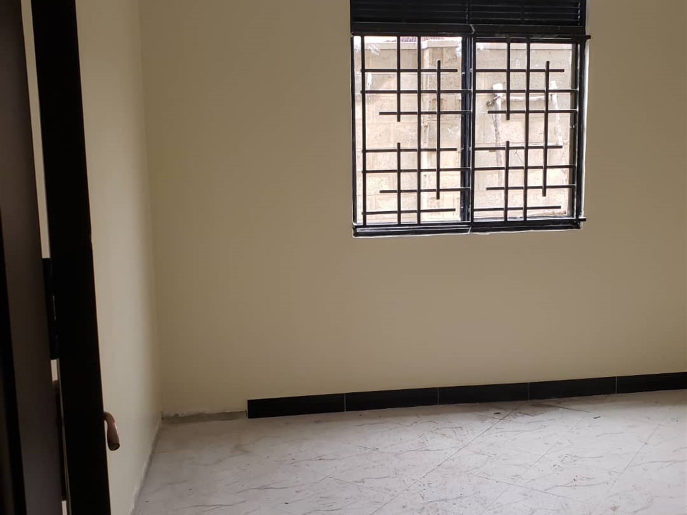 4 bedroom Storeyed house for sale in Kitovu Wakiso Uganda