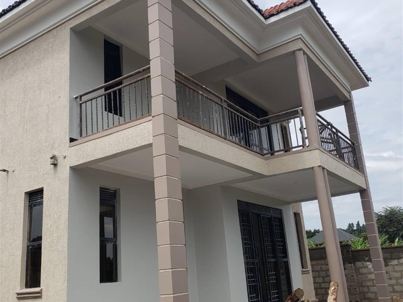 4 bedroom Storeyed house for sale in Kitovu Wakiso...