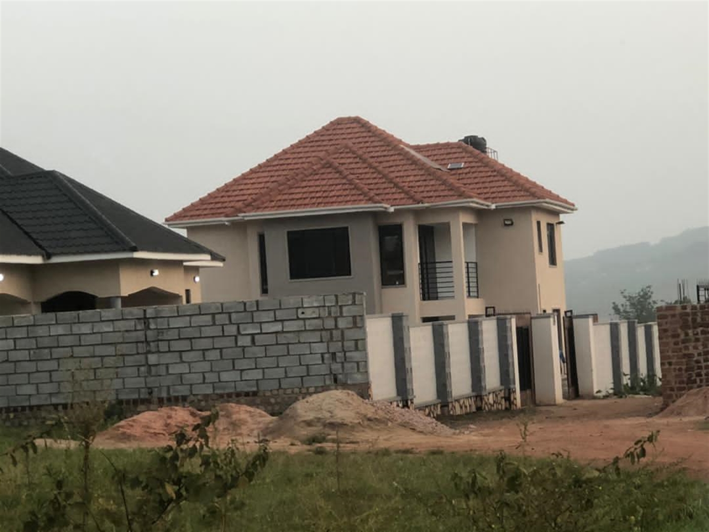 3 bedroom Storeyed house for sale in Kitovu Wakiso Uganda