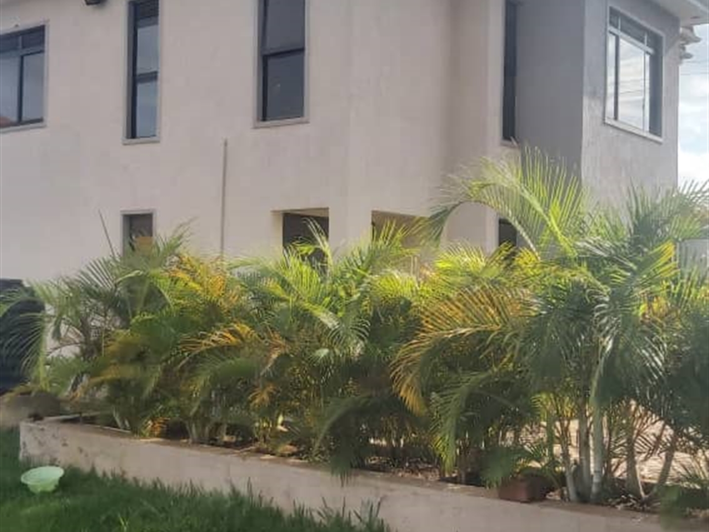 3 bedroom Storeyed house for sale in Kitovu Wakiso Uganda