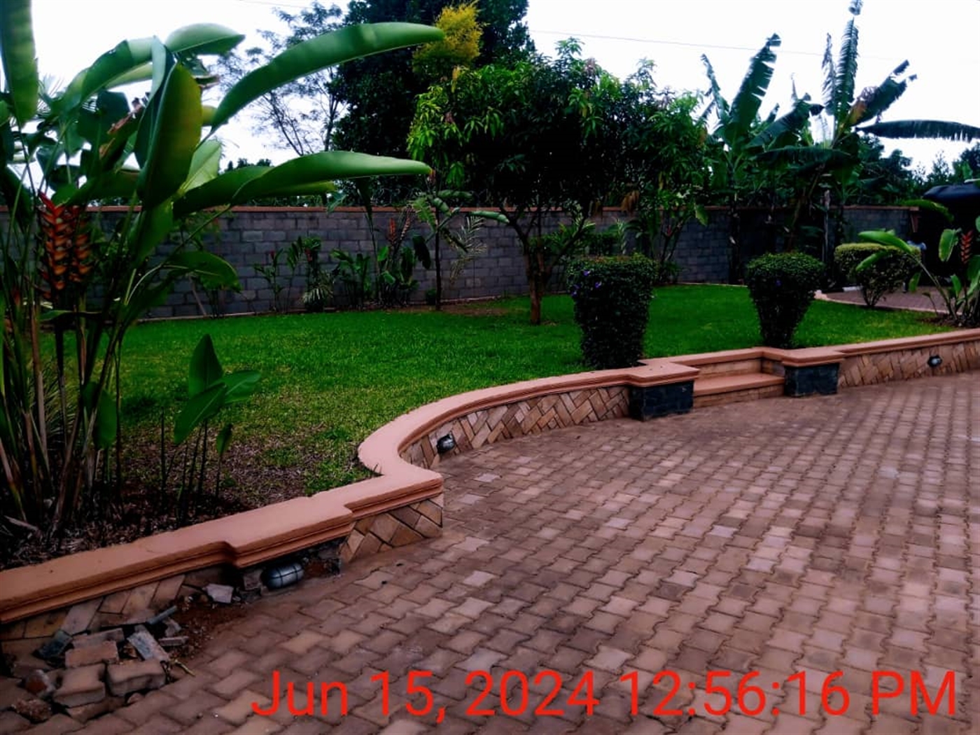 6 bedroom Storeyed house for sale in Kakira Wakiso Uganda