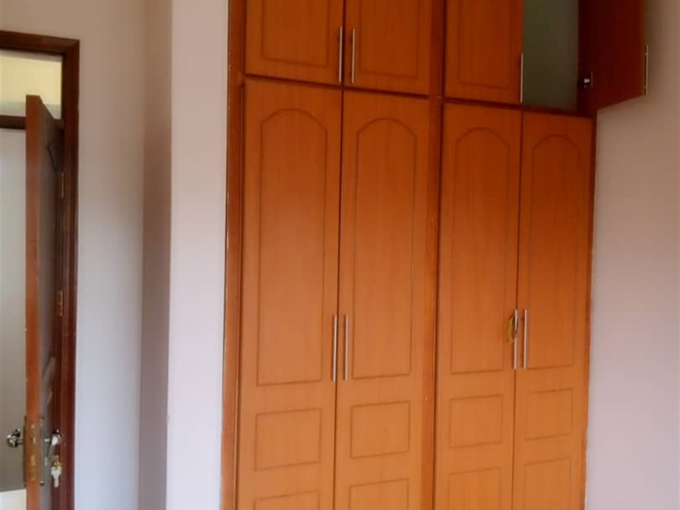 6 bedroom Storeyed house for sale in Kakira Wakiso Uganda
