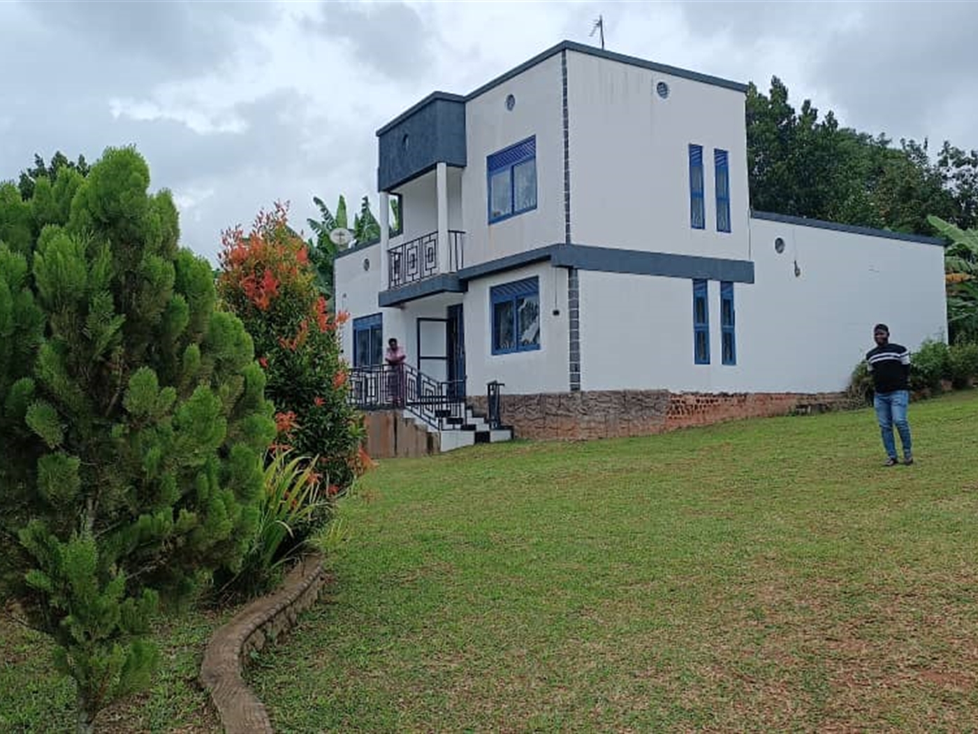 4 bedroom Storeyed house for sale in Kakiri Wakiso Uganda