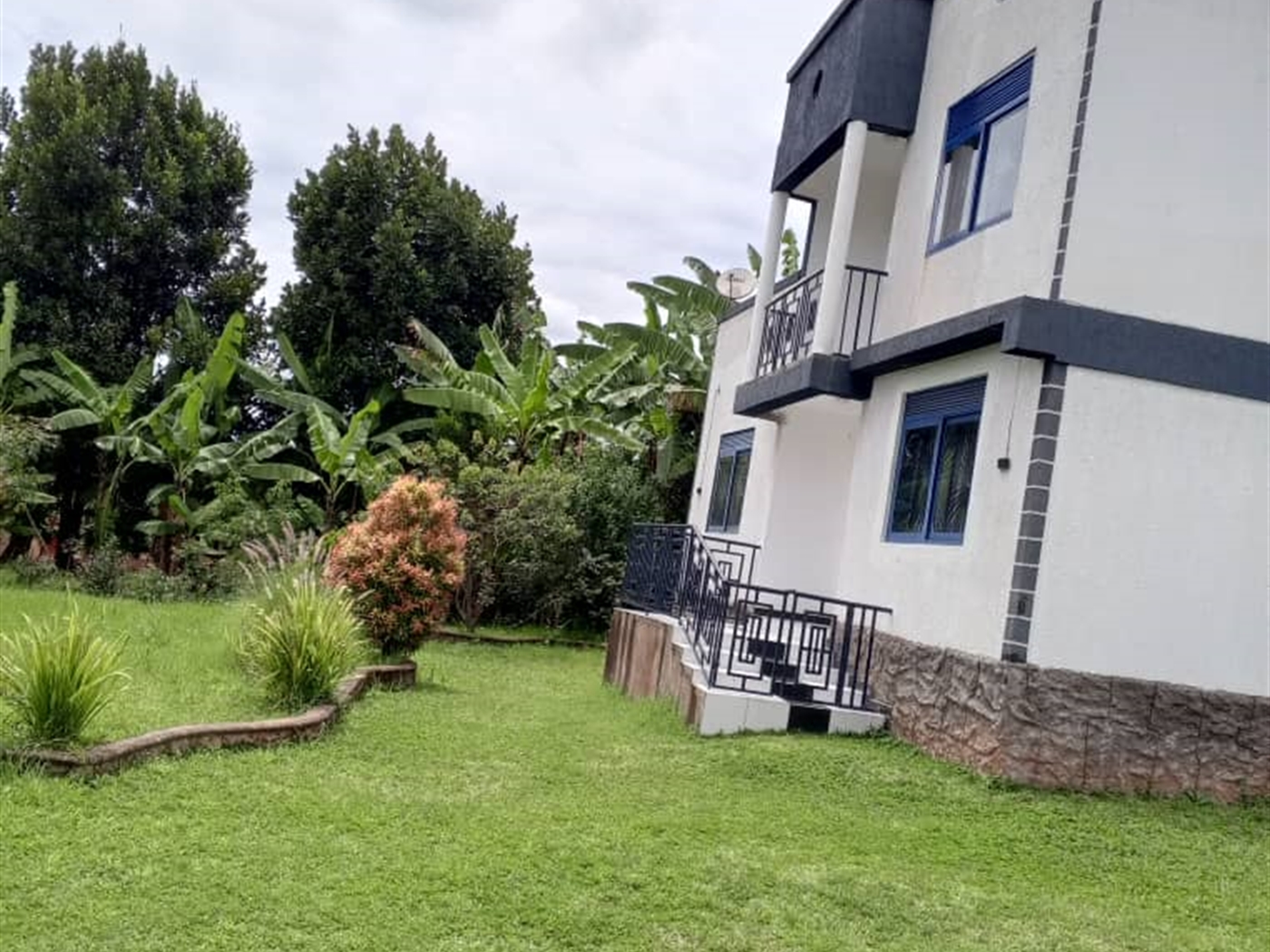 4 bedroom Storeyed house for sale in Kakiri Wakiso Uganda