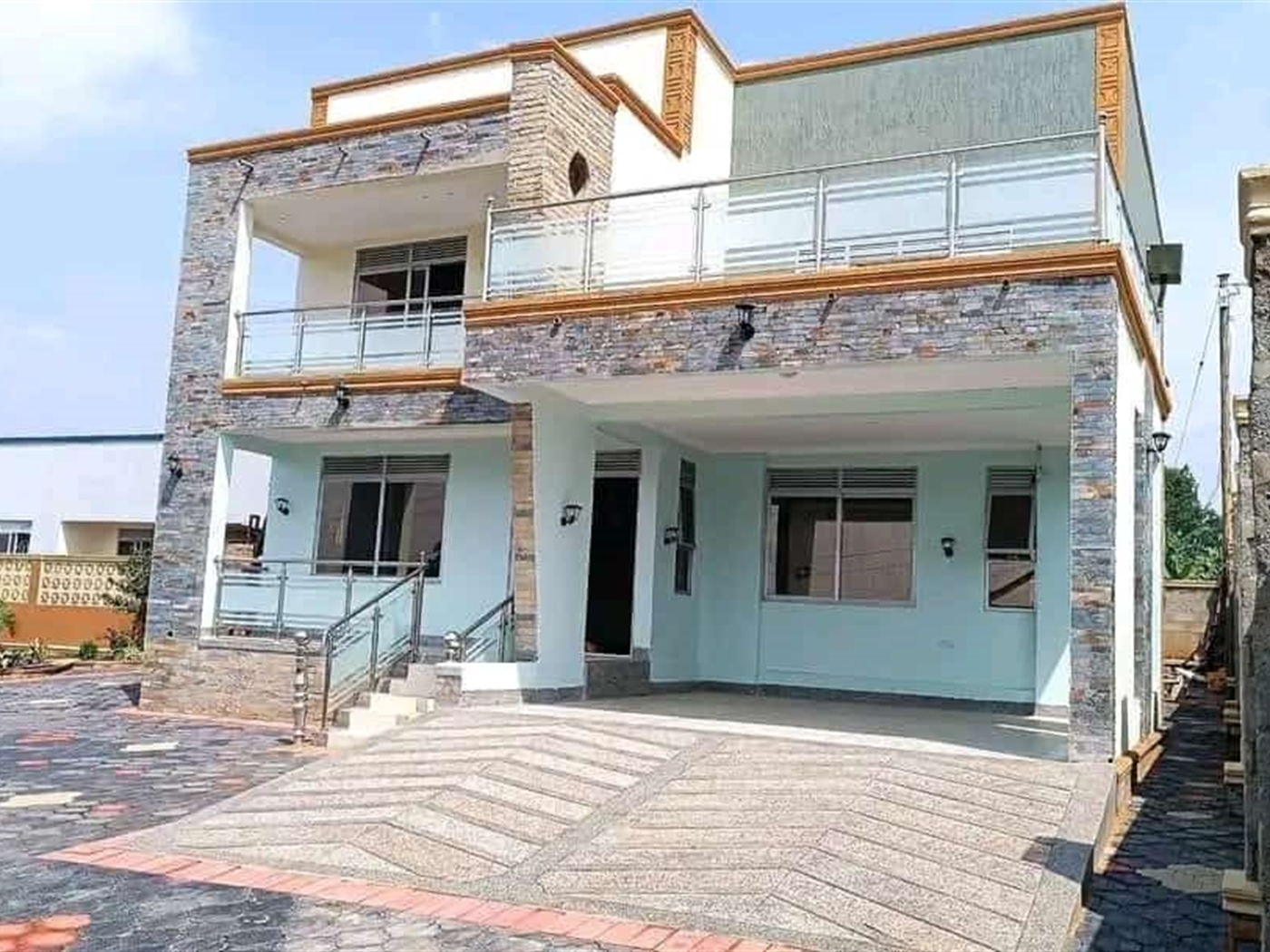 4 bedroom Storeyed house for sale in Kakiri Wakiso Uganda