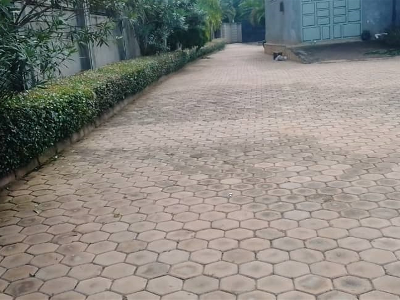 4 bedroom Storeyed house for sale in Kakiri Wakiso Uganda