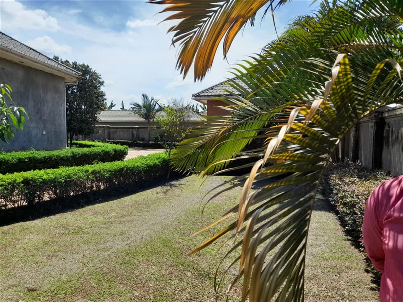 4 bedroom Storeyed house for sale in Kakiri Wakiso Uganda