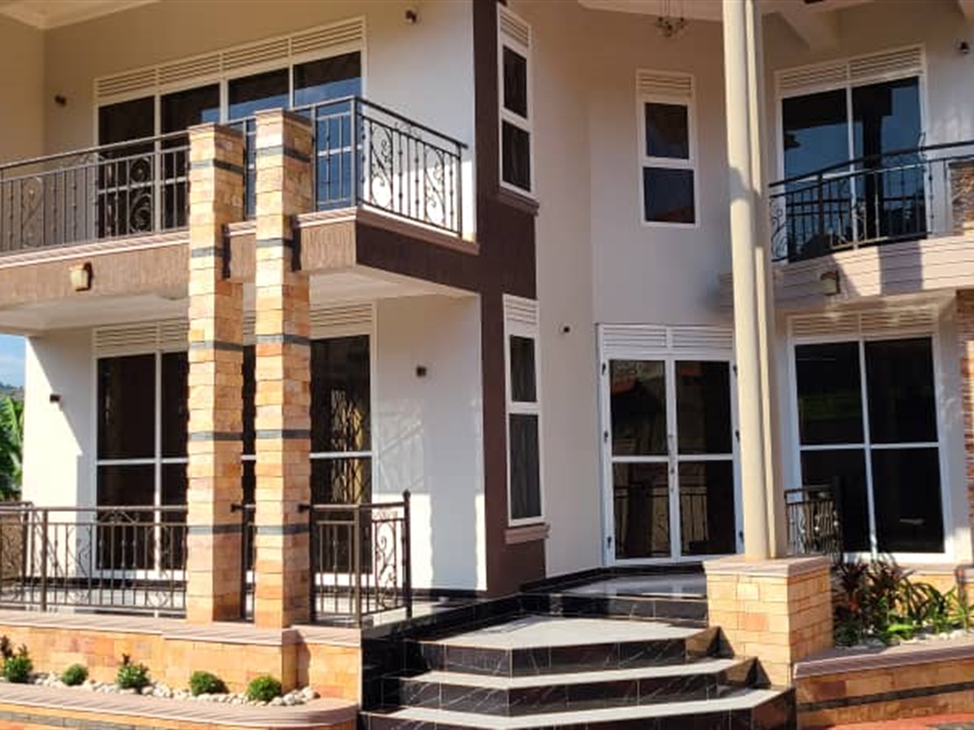 5 bedroom Storeyed house for sale in Bwebajja Wakiso Uganda