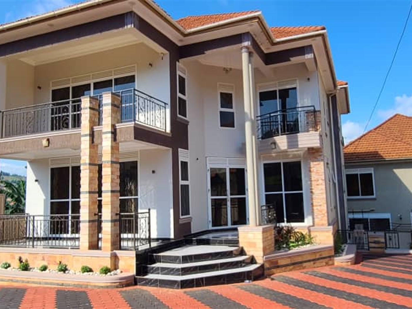 5 bedroom Storeyed house for sale in Bwebajja Wakiso Uganda