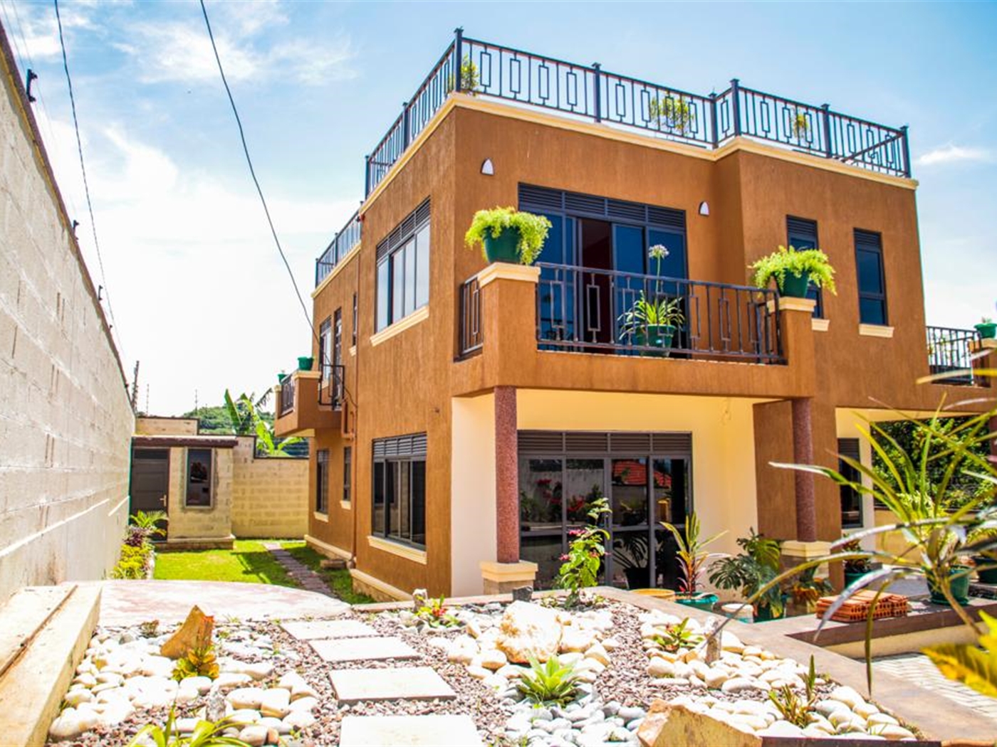 5 bedroom Storeyed house for sale in Bwebajja Wakiso Uganda
