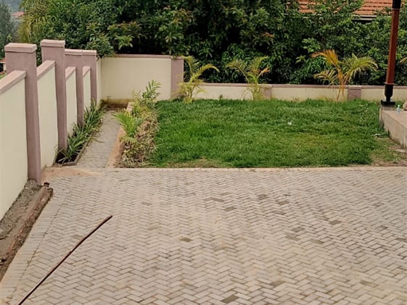 5 bedroom Storeyed house for sale in Bwebajja Wakiso Uganda