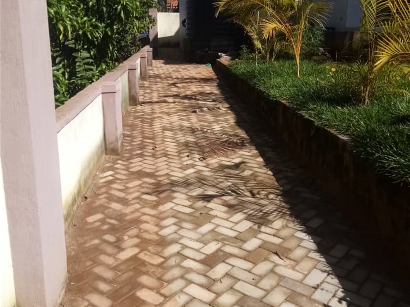 5 bedroom Storeyed house for sale in Bwebajja Wakiso Uganda
