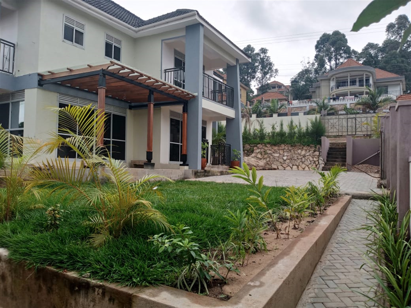5 bedroom Storeyed house for sale in Bwebajja Waki...