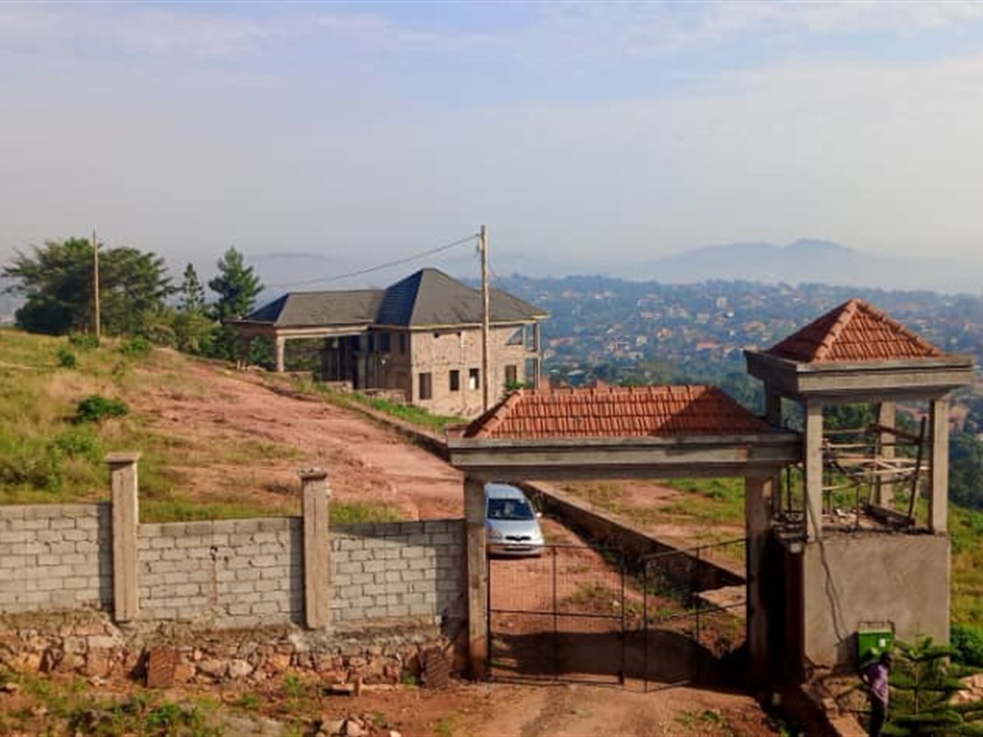 6 bedroom Storeyed house for sale in Bwebajja Wakiso Uganda