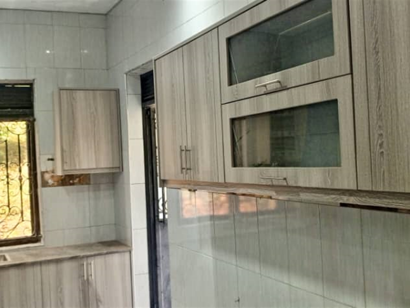6 bedroom Storeyed house for sale in Bwebajja Wakiso Uganda