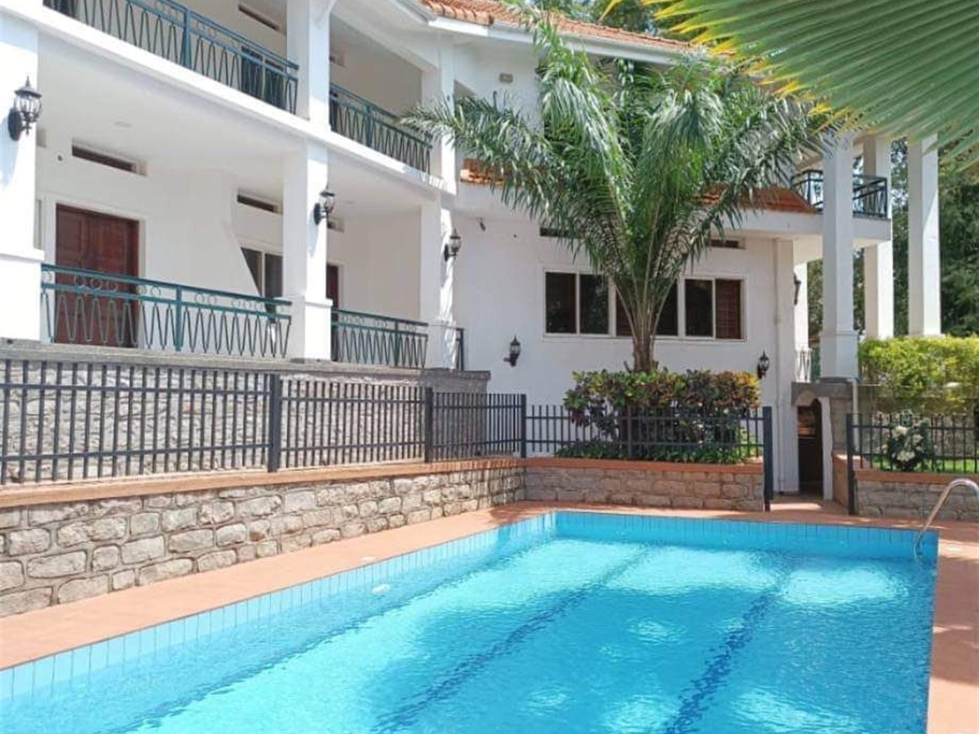 6 bedroom Storeyed house for sale in Kololo Kampala Uganda