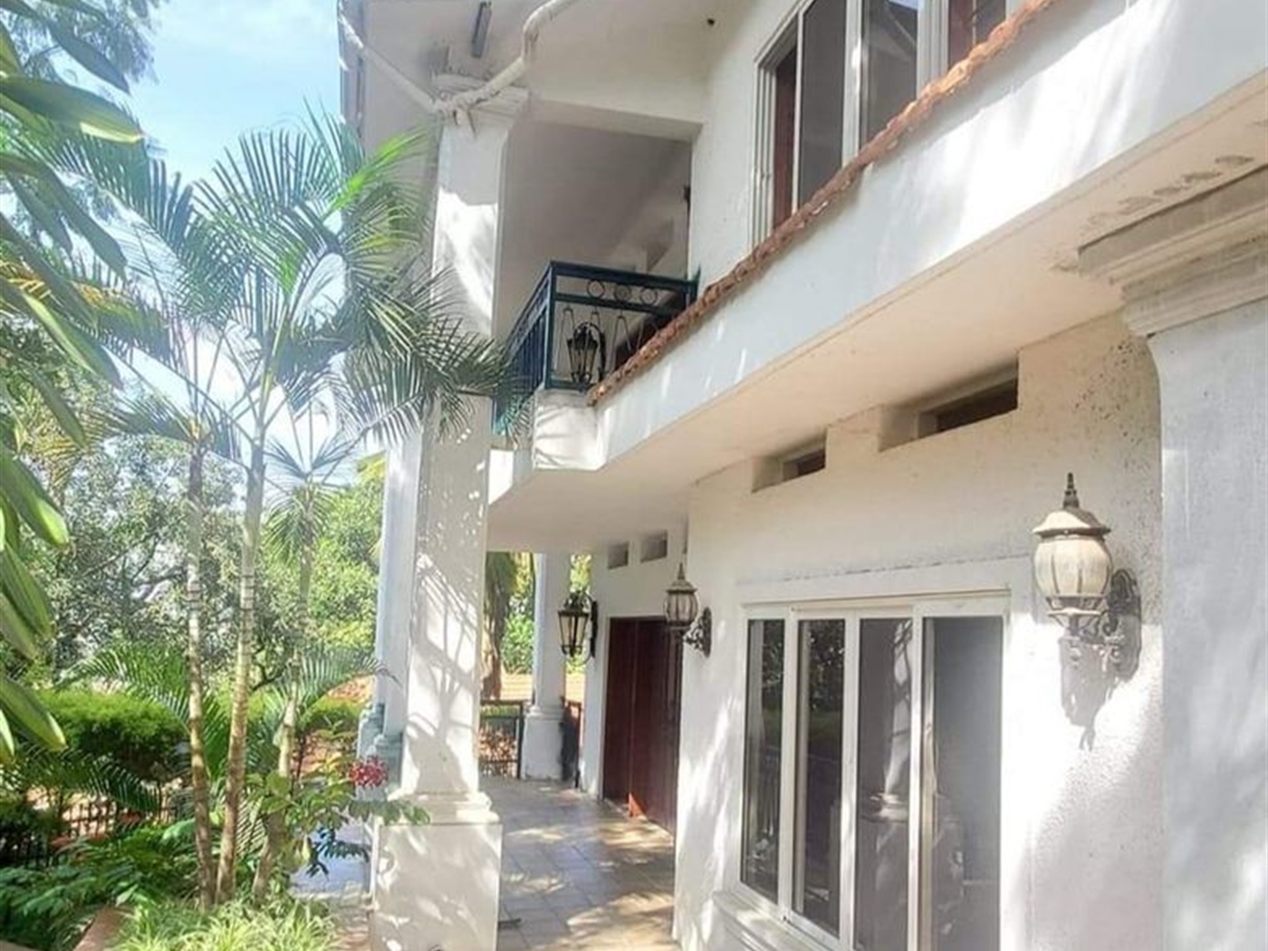 6 bedroom Storeyed house for sale in Kololo Kampala Uganda