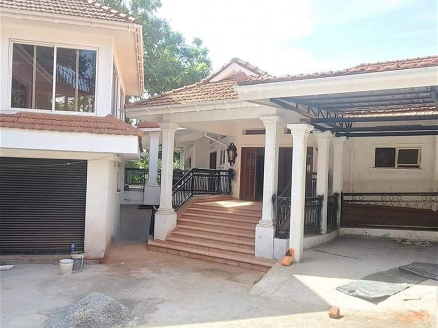 6 bedroom Storeyed house for sale in Kololo Kampala Uganda