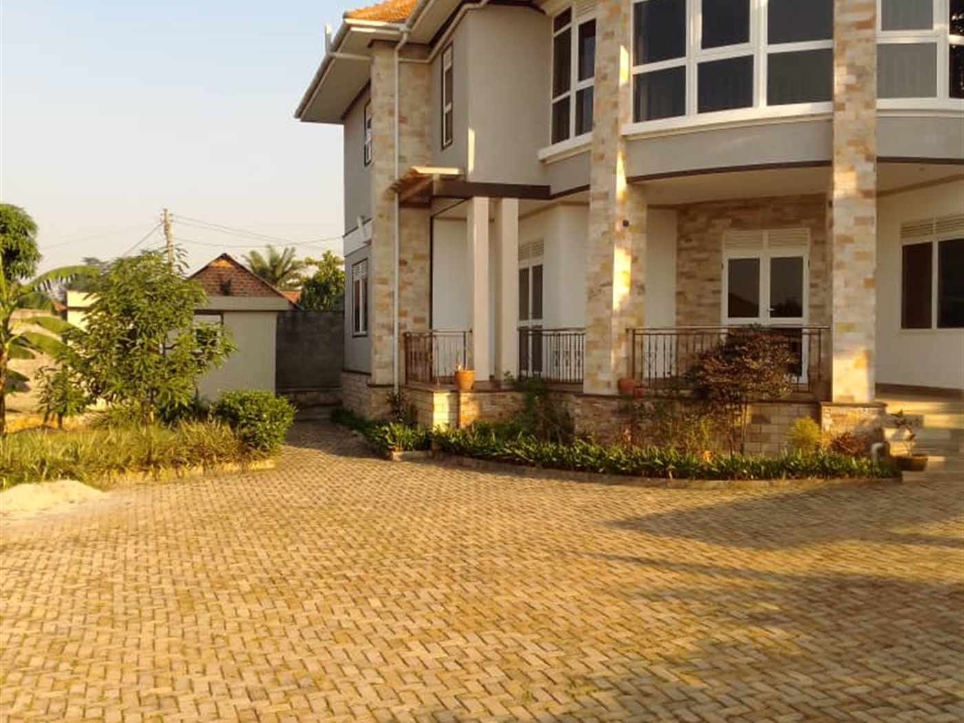 5 bedroom Storeyed house for sale in Kitala Wakiso...