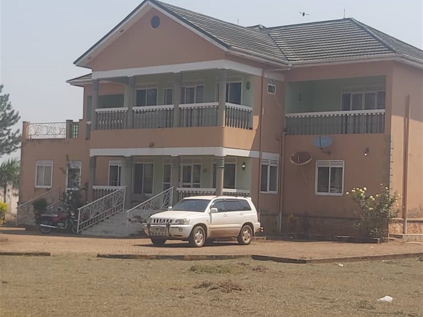 6 bedroom Storeyed house for sale in Mutungo Kampala Uganda