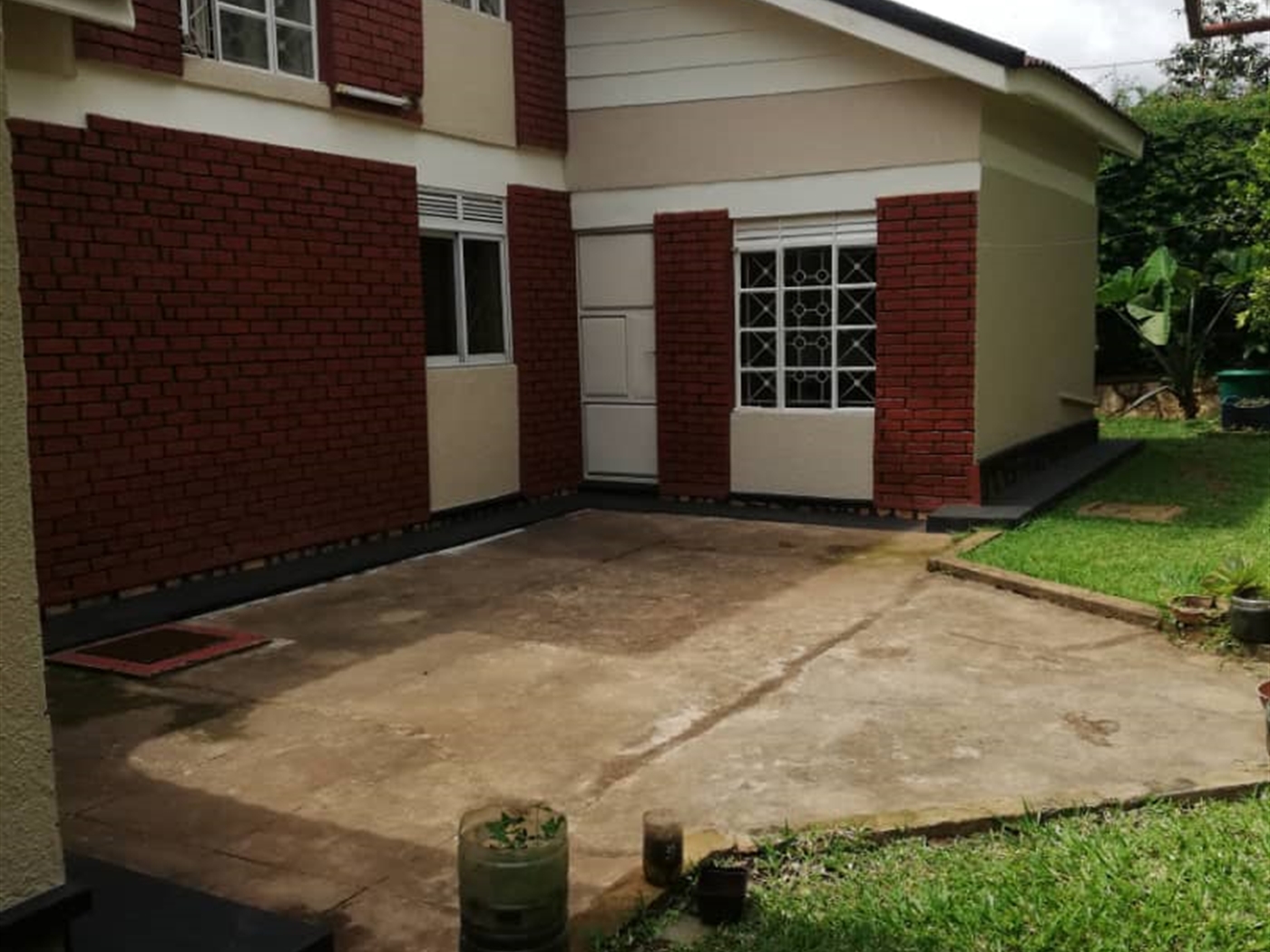 5 bedroom Storeyed house for sale in Kitintare Kampala Uganda
