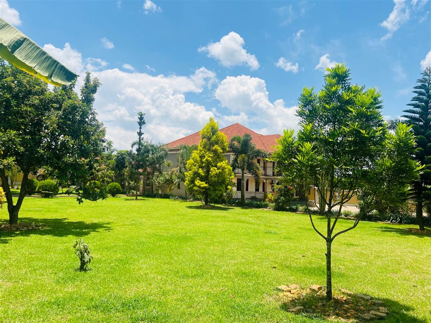 7 bedroom Storeyed house for sale in Kiwologoma Wakiso Uganda
