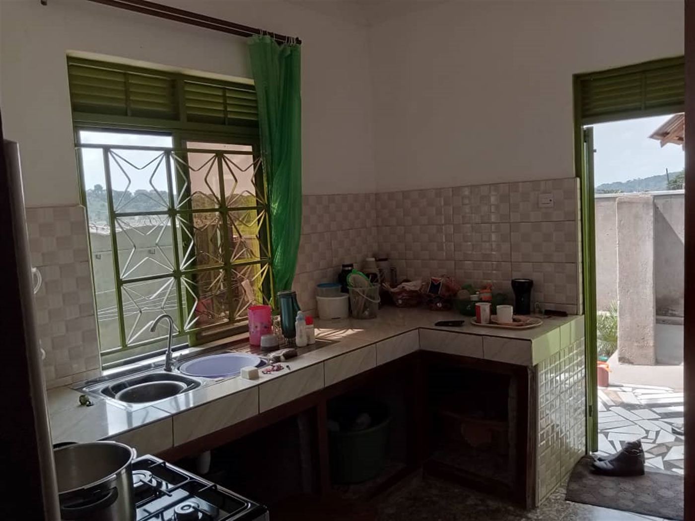 3 bedroom Storeyed house for sale in Kawuku Wakiso Uganda