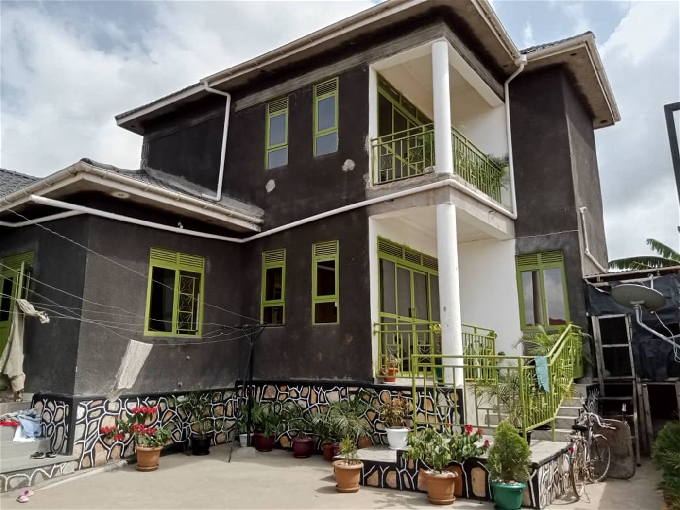 3 bedroom Storeyed house for sale in Kawuku Wakiso...
