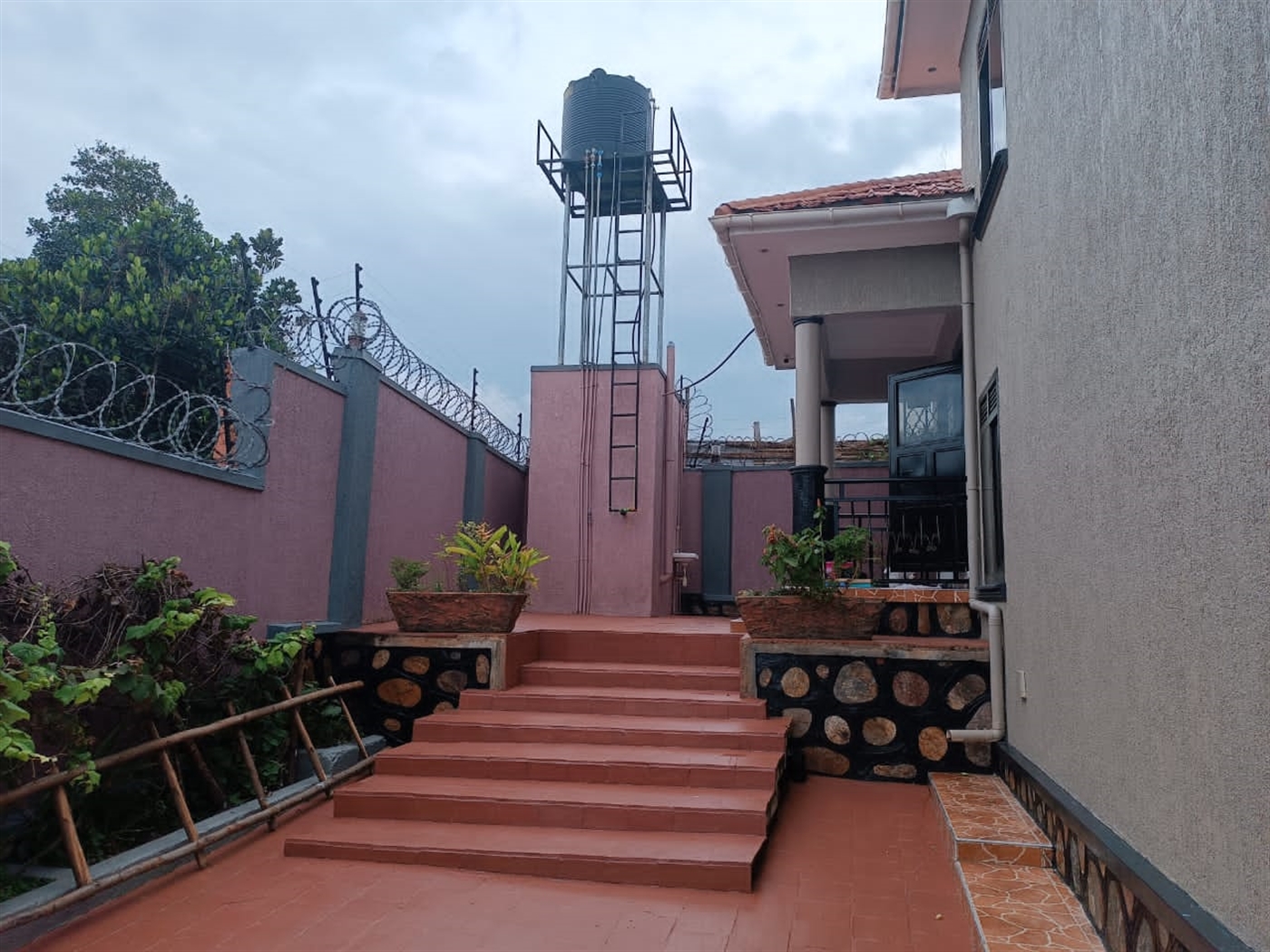 4 bedroom Storeyed house for sale in Kawuku Wakiso Uganda