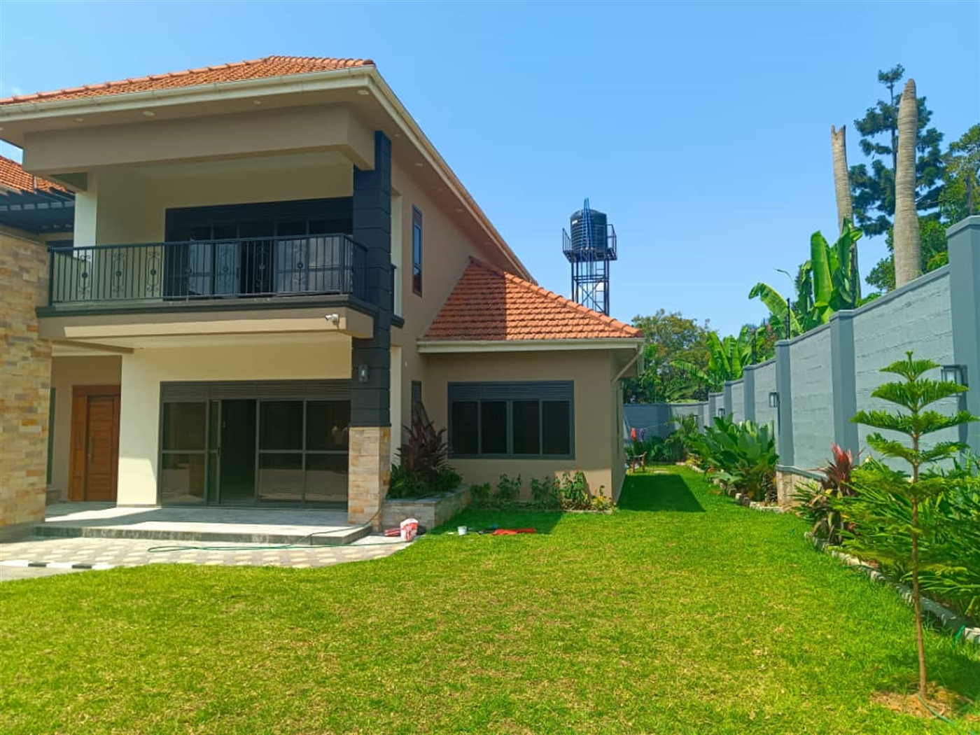 5 bedroom Storeyed house for sale in Kawuku Wakiso Uganda