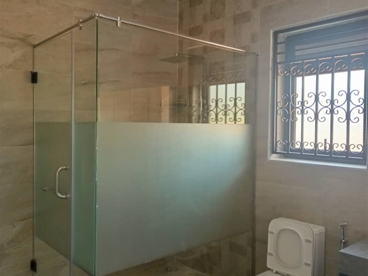 5 bedroom Storeyed house for sale in Kawuku Wakiso Uganda