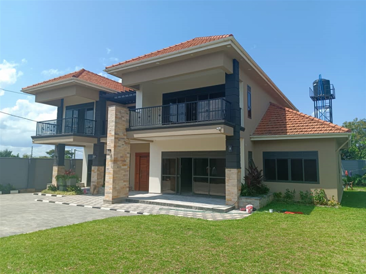 5 bedroom Storeyed house for sale in Kawuku Wakiso Uganda