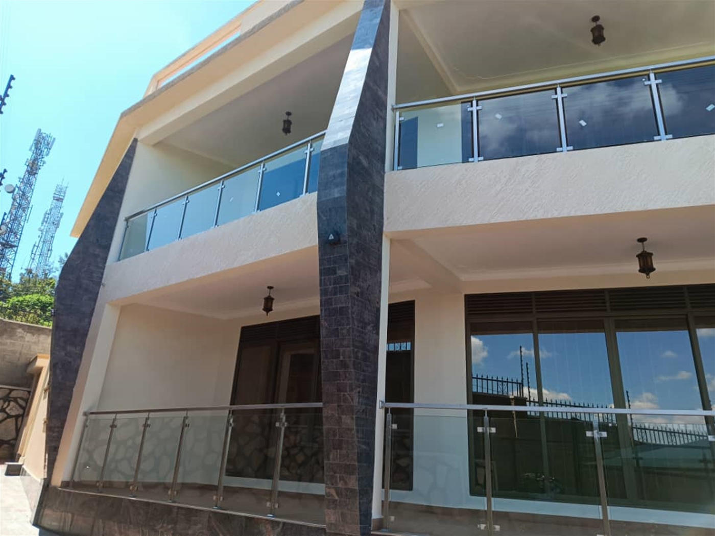 6 bedroom Mansion for sale in Munyonyo Kampala Uganda