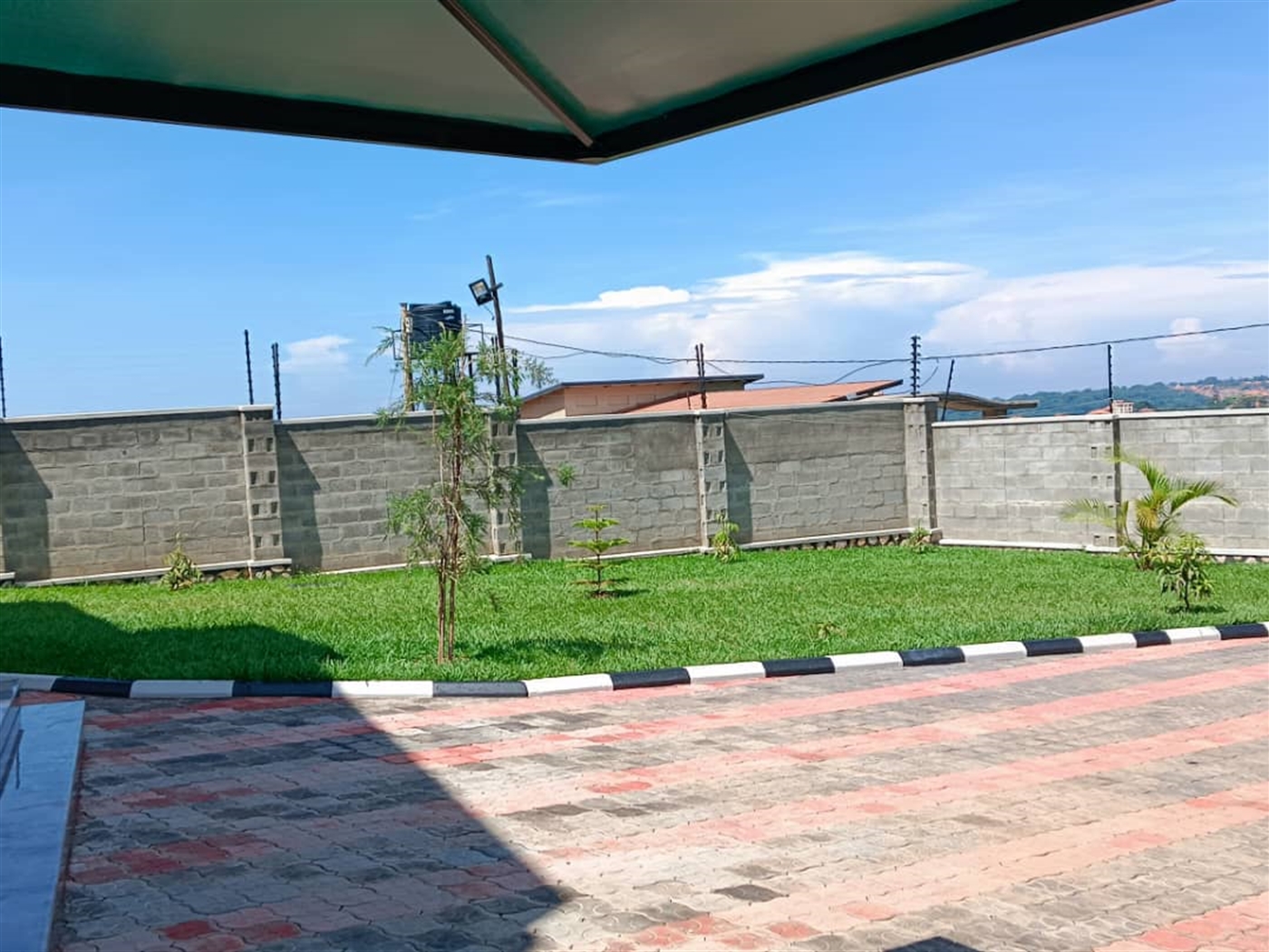 6 bedroom Mansion for sale in Munyonyo Kampala Uganda