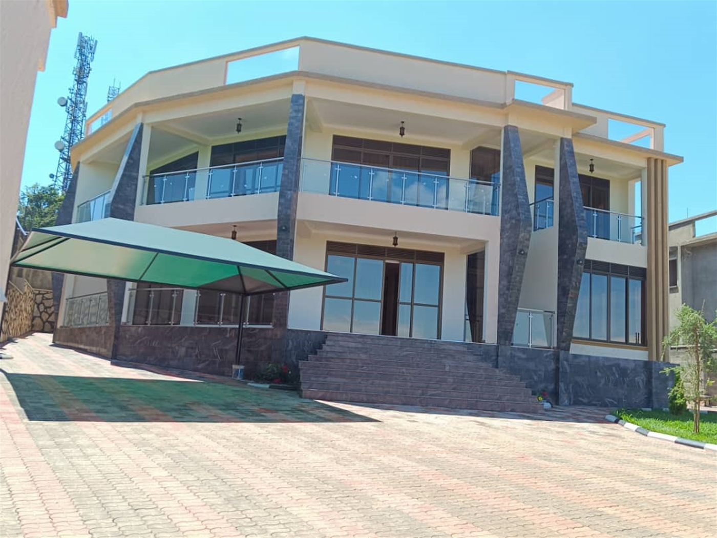6 bedroom Mansion for sale in Munyonyo Kampala Uga...