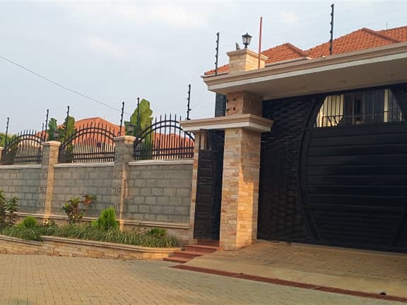 6 bedroom Storeyed house for sale in Nabusugwe Wakiso Uganda